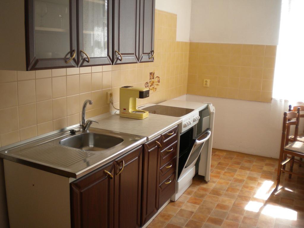 Appartement Restaurace Na Krizovatce à Božanov Chambre photo