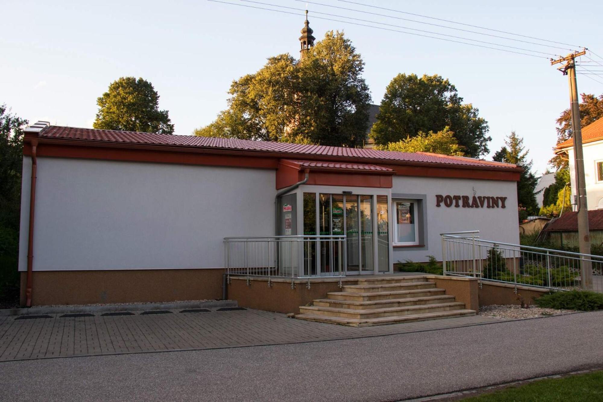 Appartement Restaurace Na Krizovatce à Božanov Extérieur photo