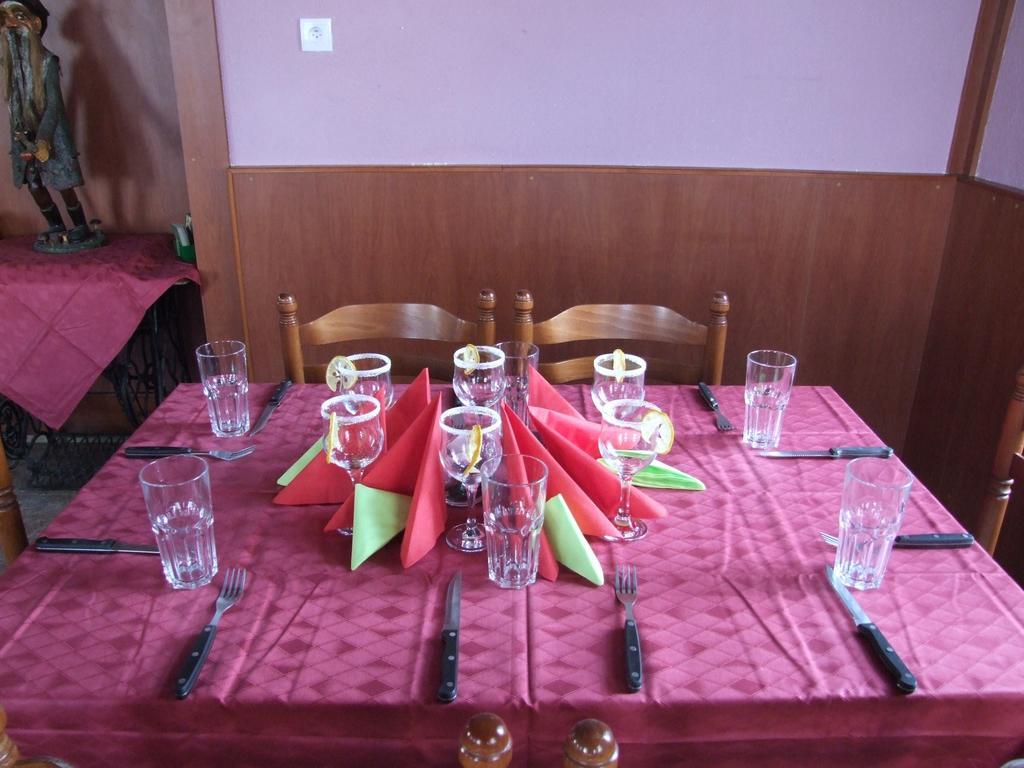 Appartement Restaurace Na Krizovatce à Božanov Chambre photo